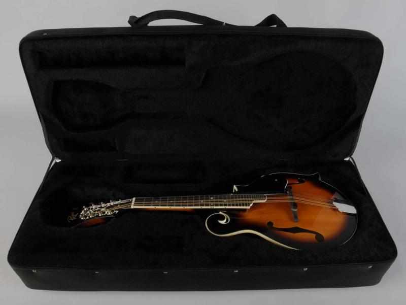 Appraisal: Rogue F Model Mandolin Description Made in China Model RM