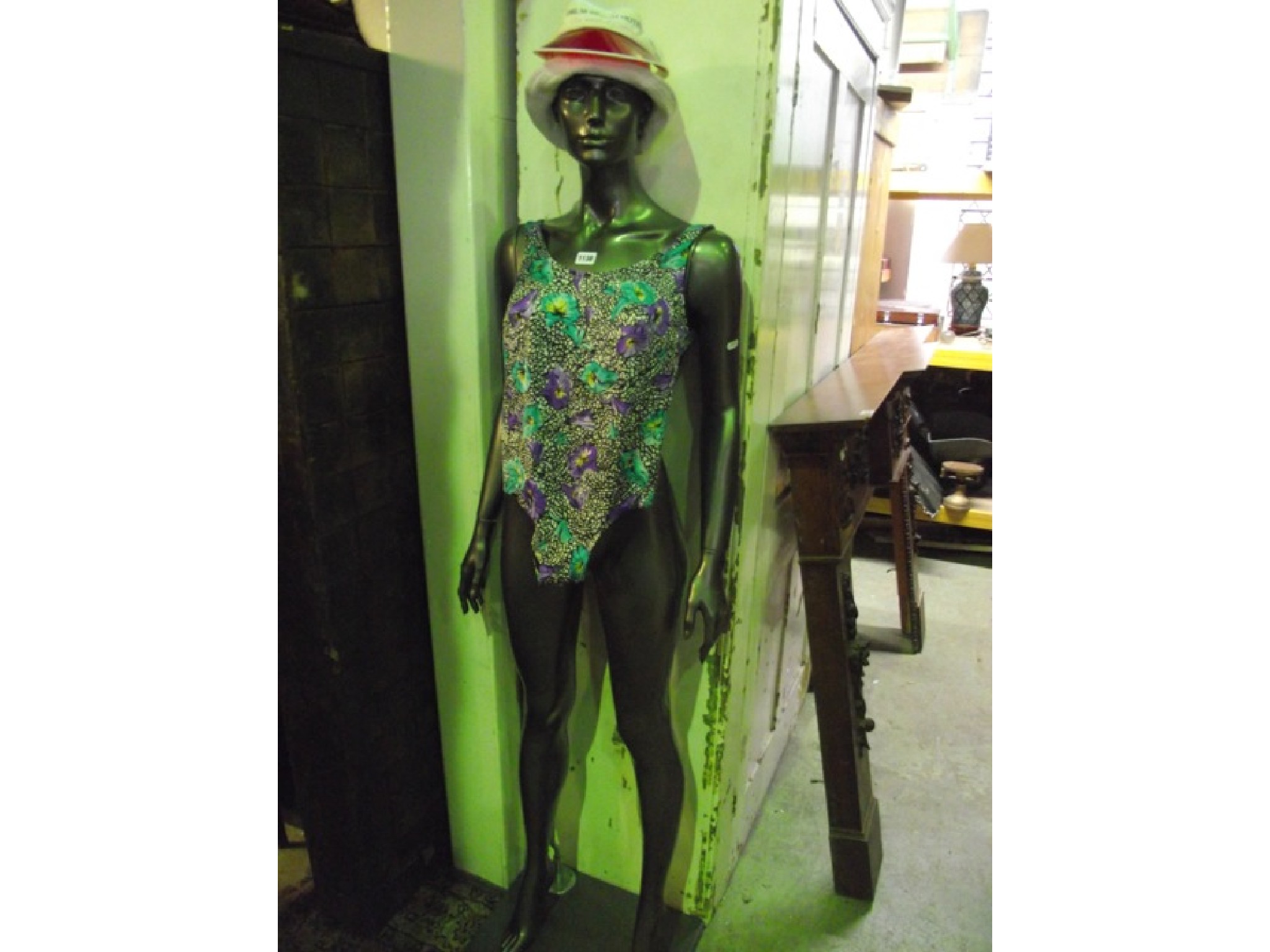 Appraisal: A contemporary life size female shop display mannikin with removable