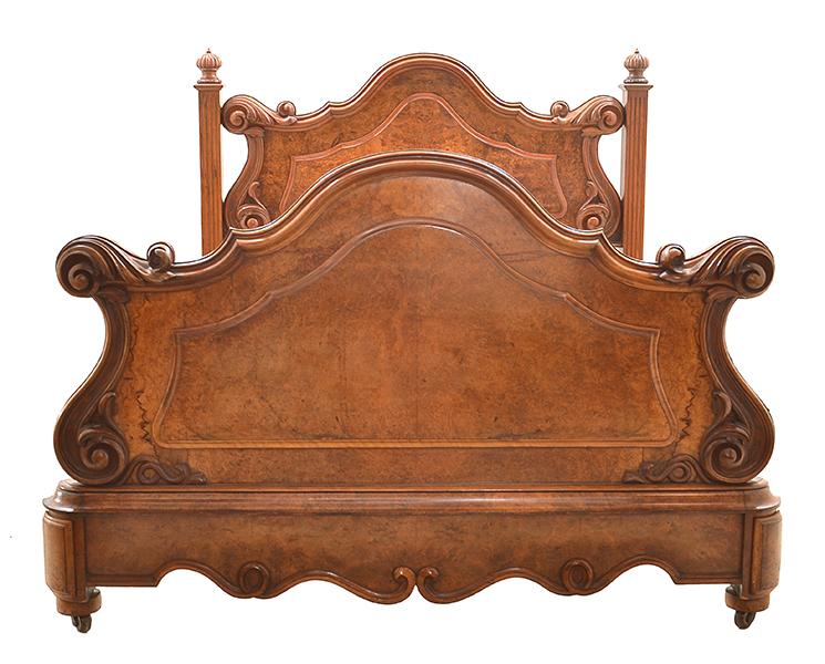 Appraisal: A VICTORIAN BURR WALNUT BED HEAD AND FOOT Each end