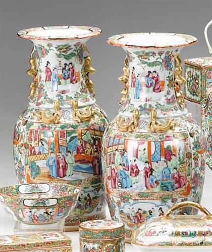 Appraisal: Pair of Chinese export porcelain Rose Mandarin jars th century