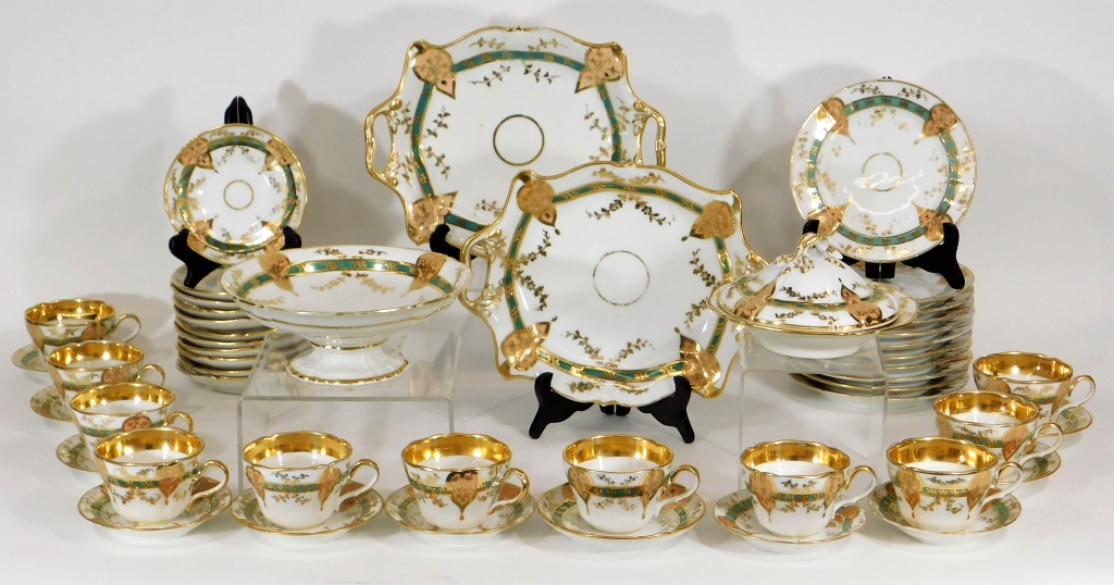 Appraisal: PC PARIS PORCELAIN CLASSICAL GILT DESSERT SET France Early th