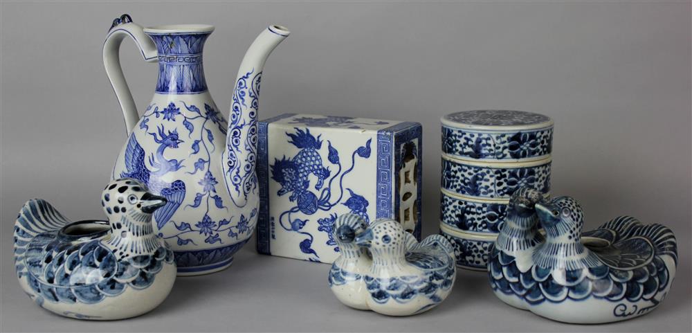 Appraisal: GROUP OF CHINESE UNDERGLAZE BLUE AND WHITE PORCELAINS TH CENTURY