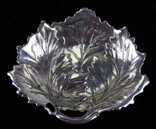 Appraisal: Sterling silver sculptural oak leaf bowl Marked International Sterling B