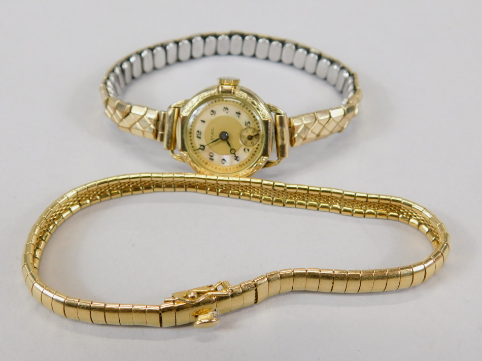 Appraisal: Two items of jewellery to include an ct gold ladies