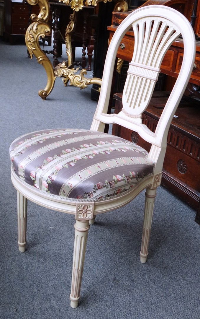 Appraisal: A set of eight cream painted dining room chairs of