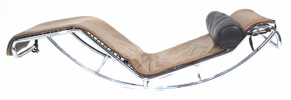 Appraisal: A Le Corbusier chromed metal and leather LC chaise for