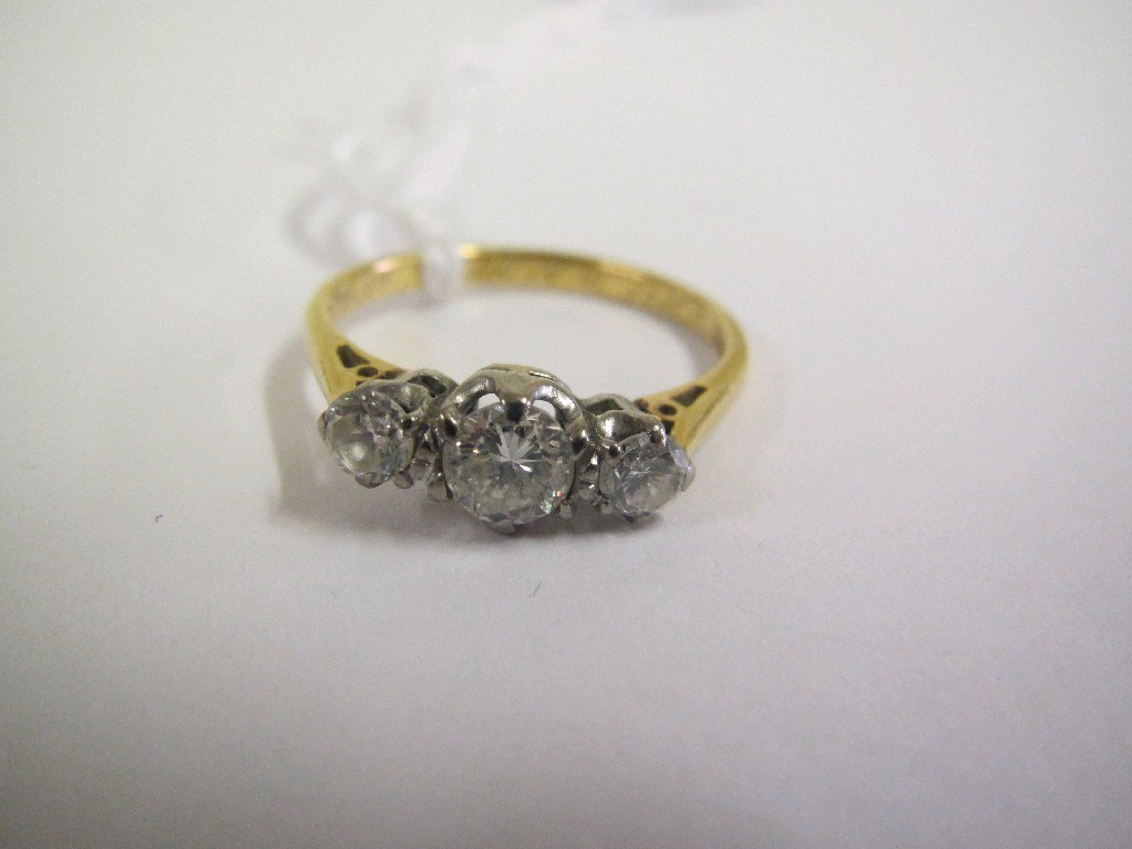 Appraisal: Eighteen carat gold diamond three stone ring with three brilliant