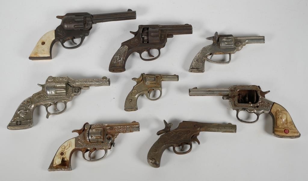 Appraisal: MIXED GROUP OF VINTAGE CAP GUNSRevolvers and pistols mid century