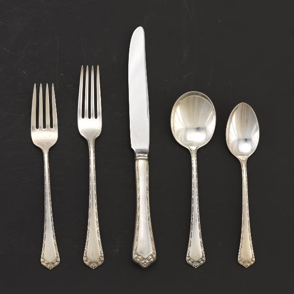 Appraisal: EASTERLING FLATWARE SET ROSEMARY PATTERN Including eight knives with hollow