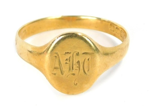 Appraisal: An ct gold gents signet ring with oval ring head