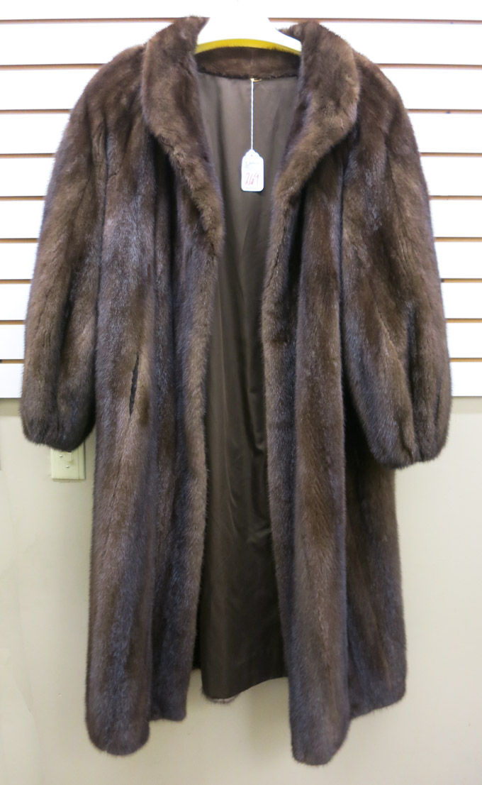 Appraisal: LADY'S FULL LENGTH MINK COAT medium brown fur having one