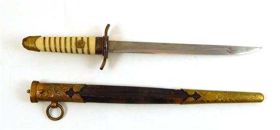 Appraisal: ASIAN th C Japanese tanto short sword with black lacquer