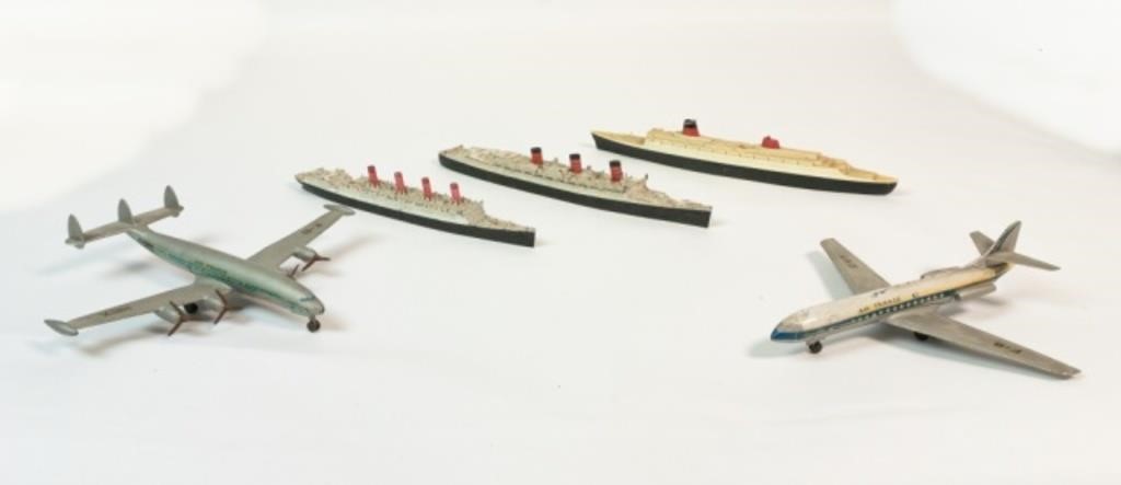 Appraisal: GROUPING OF TOY BATTLESHIPS AND AIRPLANESGrouping of toy battleships and