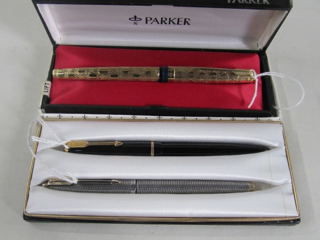 Appraisal: Lot comprising cased gilt metal Parker fountain pen and two