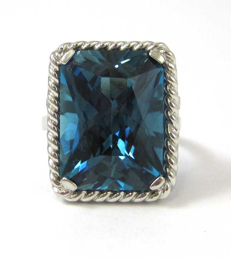 Appraisal: LONDON BLUE TOPAZ AND TEN KARAT GOLD RING The white