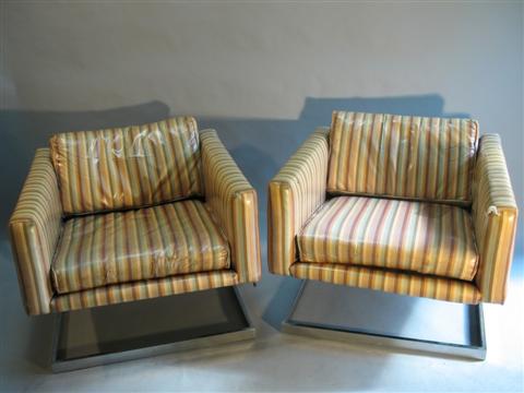 Appraisal: PAIR OF MILO BAUGHMAN STYLE LOUNGE CHAIRS Mid th century