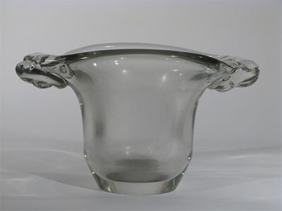 Appraisal: A Daum Nancy clear glass vase elliptical section with twisted