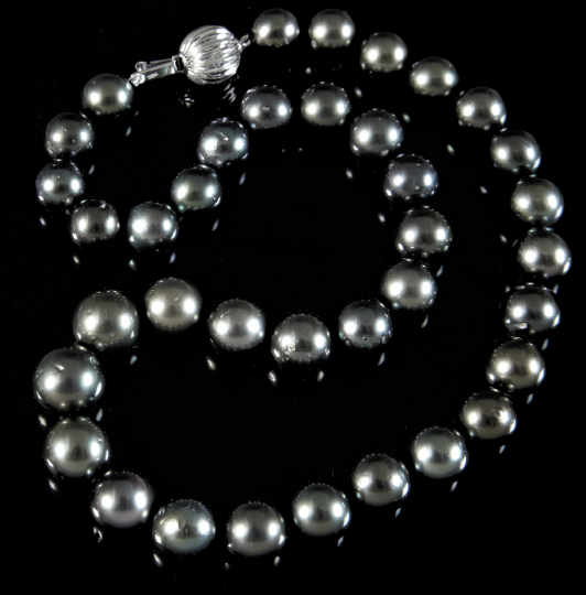 Appraisal: Stunning Tahitian Cultured Black Pearl Necklace containing thirty-seven Tahitian cultured