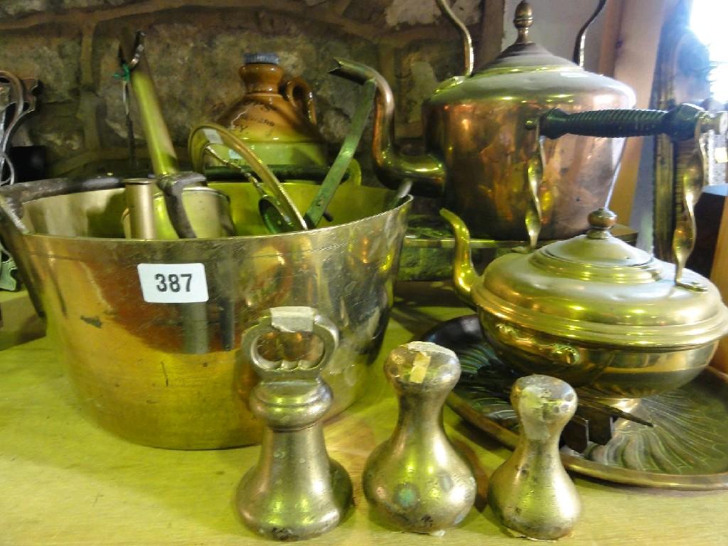 Appraisal: A miscellaneous collection of copper and brass including a large