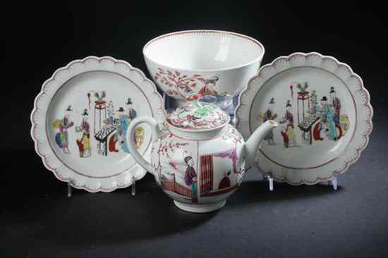 Appraisal: FOUR PIECES WORCESTER ''CHINESE FAMILY'' PORCELAIN First Period Circa Including