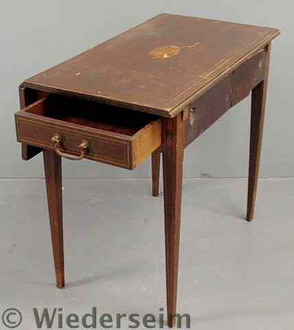 Appraisal: Hepplewhite style mahogany drop-leaf table As found h x w