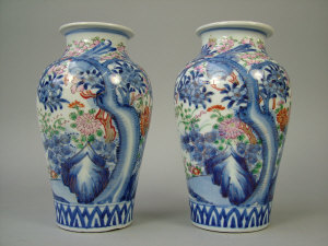 Appraisal: A pair of Japanese porcelain baluster vases early th century