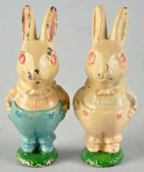 Appraisal: Lot of Cast Iron Hubley Rabbit Paperweights Description Includes two