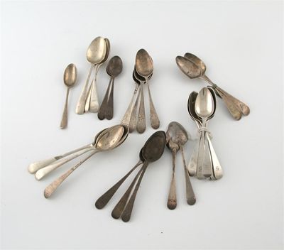 Appraisal: A collection of antique silver old English pattern teaspoons various