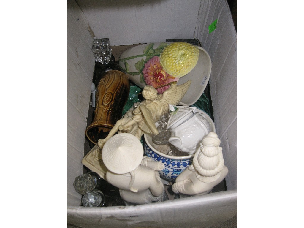 Appraisal: Box of assorted ceramics Beswick vase etc