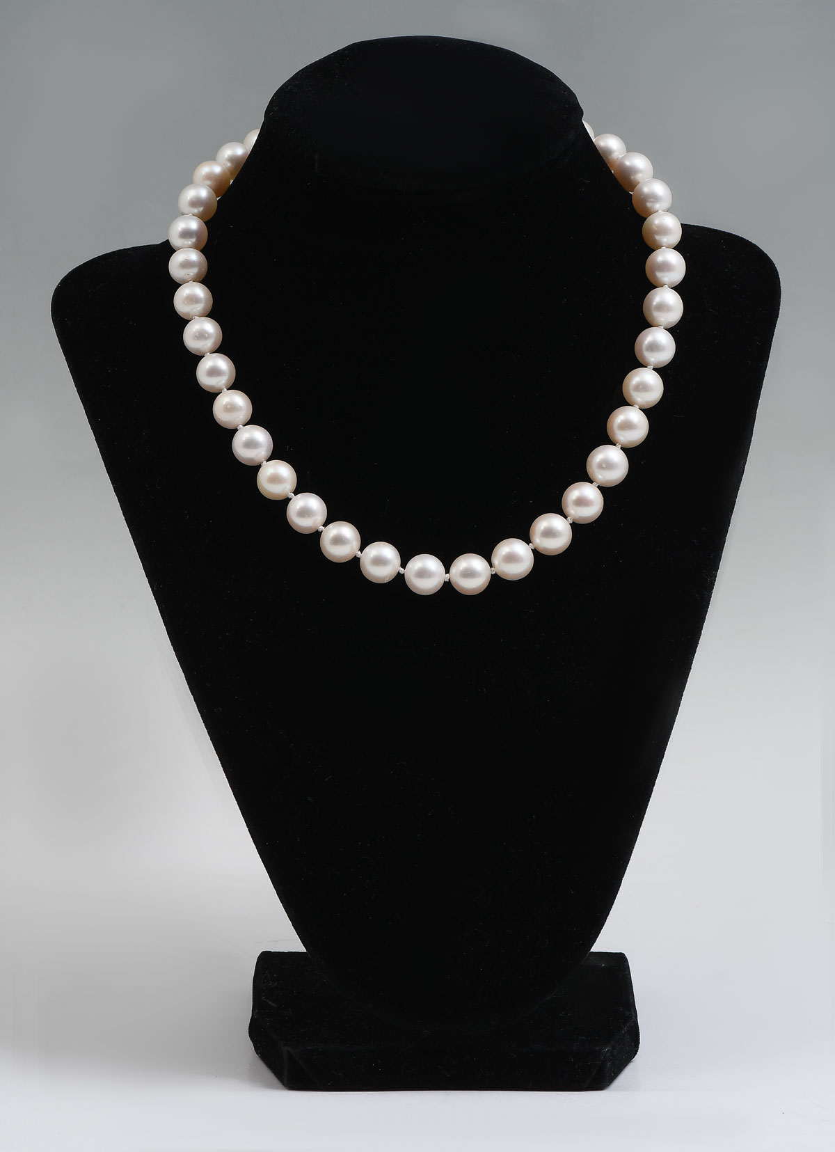 Appraisal: '' STRAND OF MM CULTURED ''AKOYA'' PEARLS Classic light cream