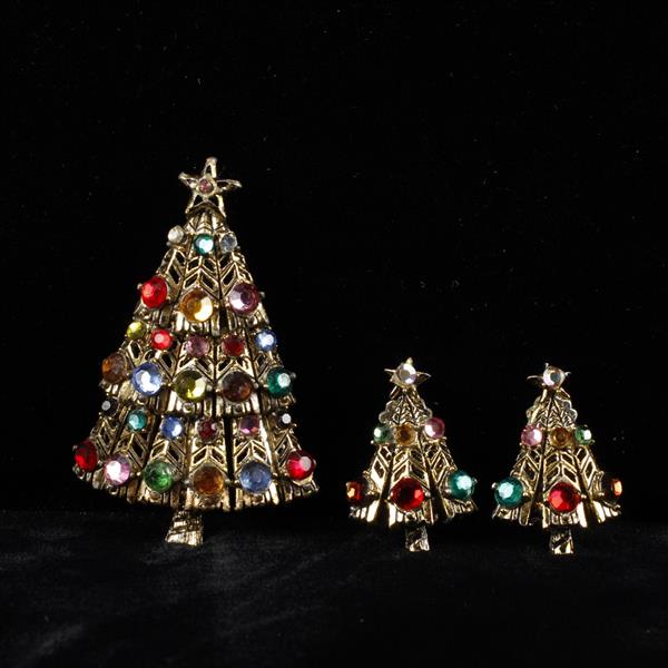 Appraisal: Hollycraft pc Rhinestone Christmas Tree Brooch Pin Clip Earrings H