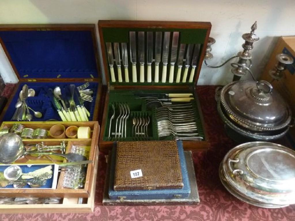 Appraisal: A large quantity of flatware including dessert knives and forks