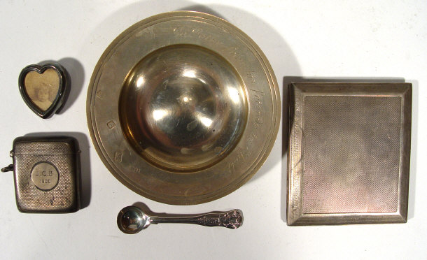 Appraisal: Five silver items an engine turned cigarette case similar vesta