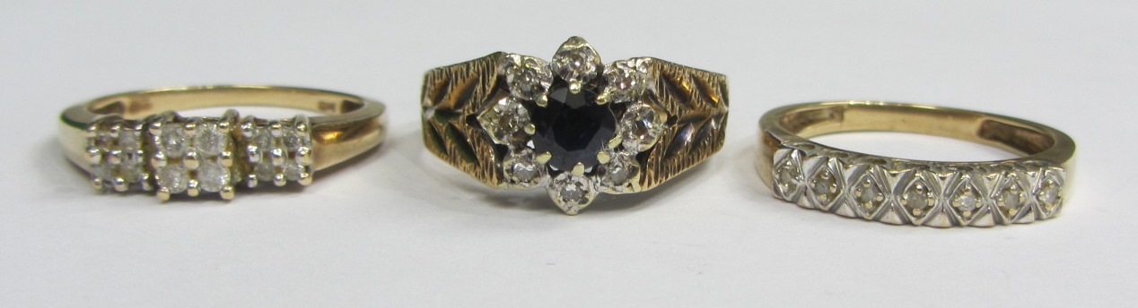 Appraisal: A ct gold sapphire and diamond set circular cluster ring