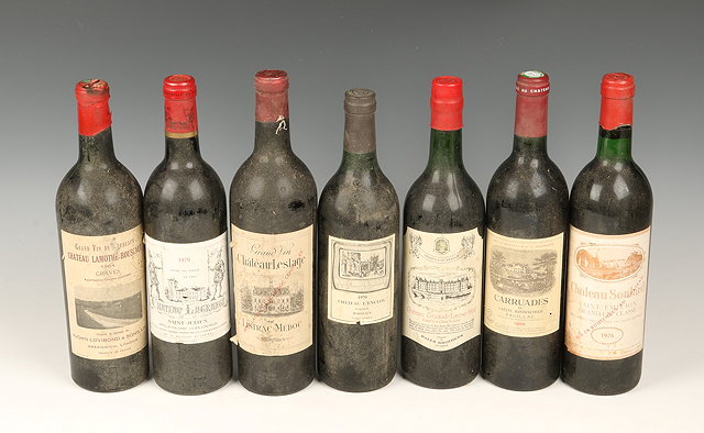 Appraisal: A COLLECTION OF CL BOTTLES OF VINTAGE BORDEAUX VIS -CH