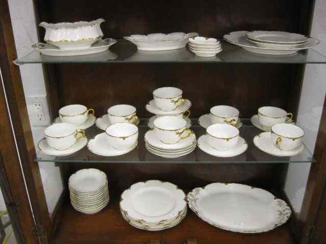 Appraisal: pcs Haviland Limoges China gold rim includes platter cups saucers