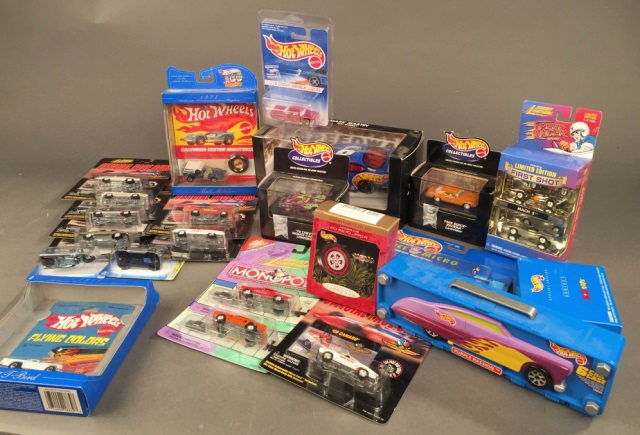 Appraisal: Tub of Assorted Johnny Lightning Hot Wheels Toys