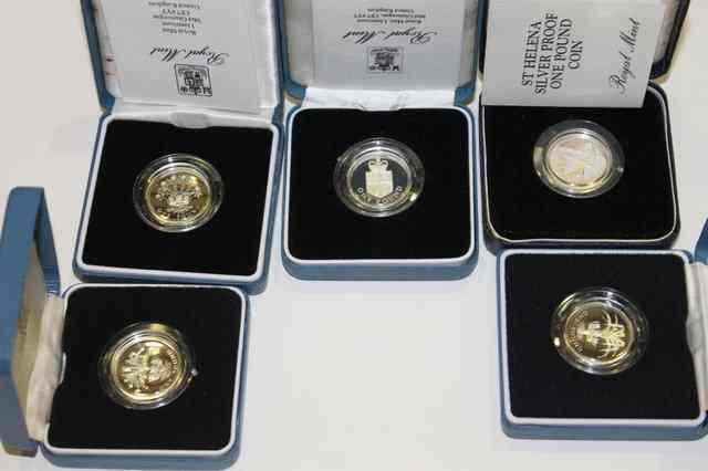 Appraisal: A COLLECTION OF FIVE SILVER PROOF ONE POUND COINS all