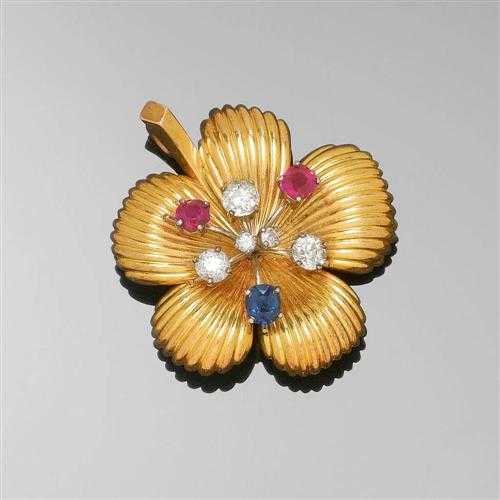 Appraisal: GEMSTONE AND GOLD BROOCH PENDANT ca Yellow gold g Decorative