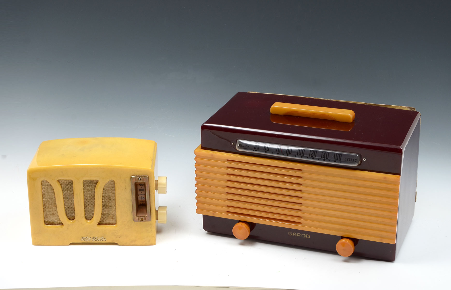 Appraisal: PC GAROD RCA VICTOR RADIOS Comprising - RCA Victor Bake-a-lite