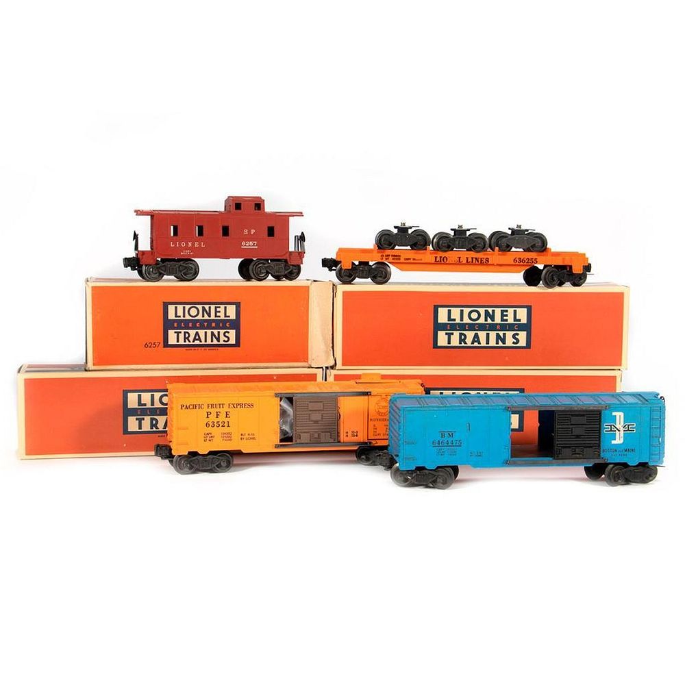 Appraisal: Lionel train cars Lionel Boston and Maine Box Car Flat