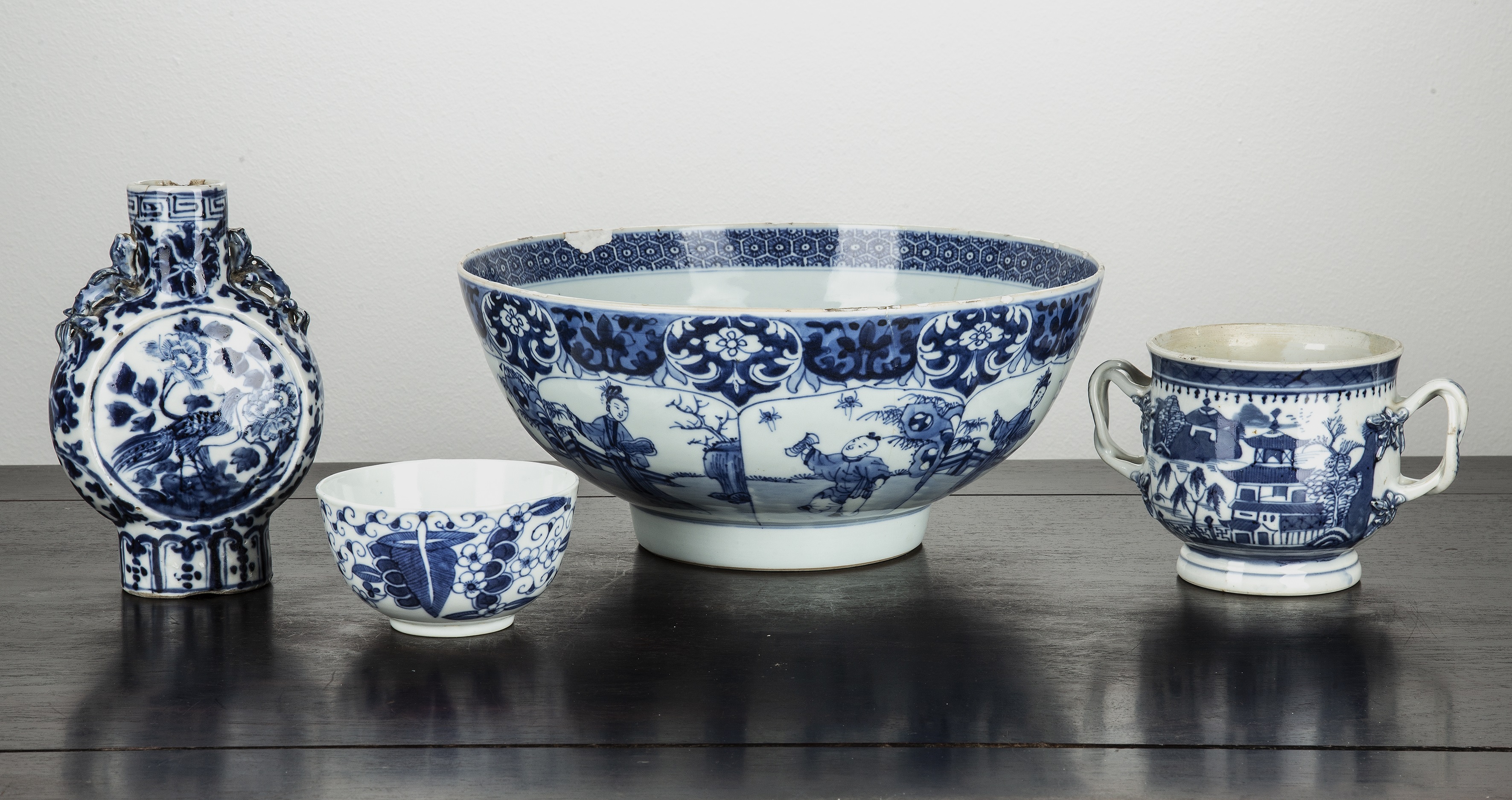 Appraisal: Group of four pieces of blue and white porcelainChinese th