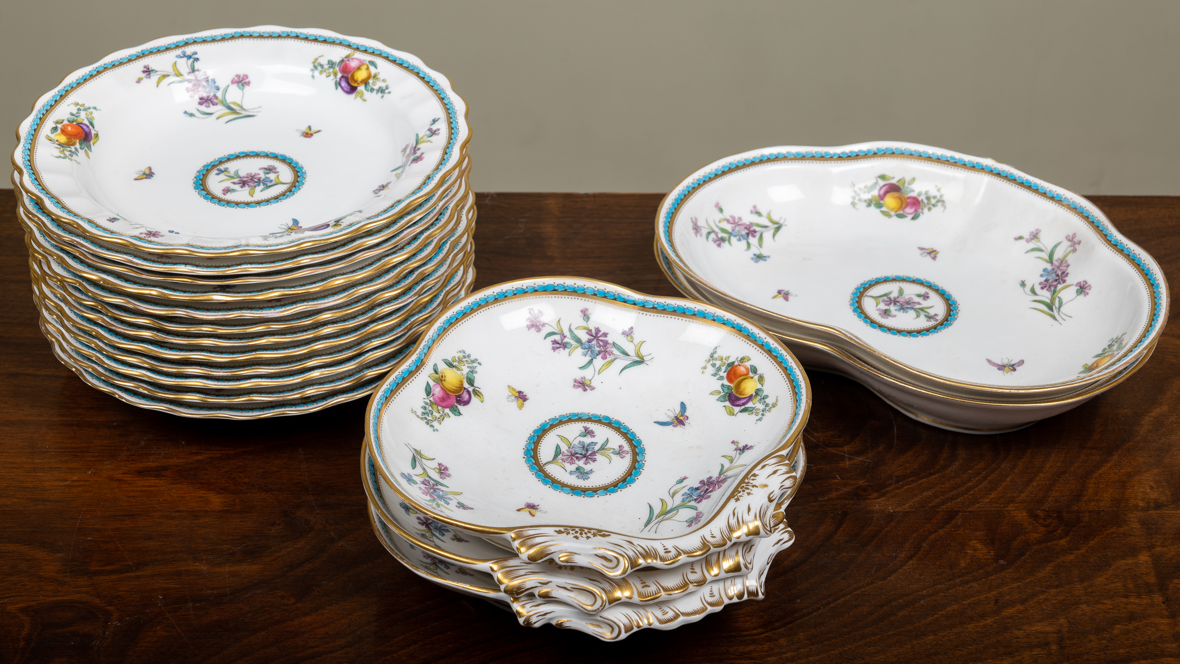 Appraisal: A Spode Trapnell pattern dessert service retailed by T Goode