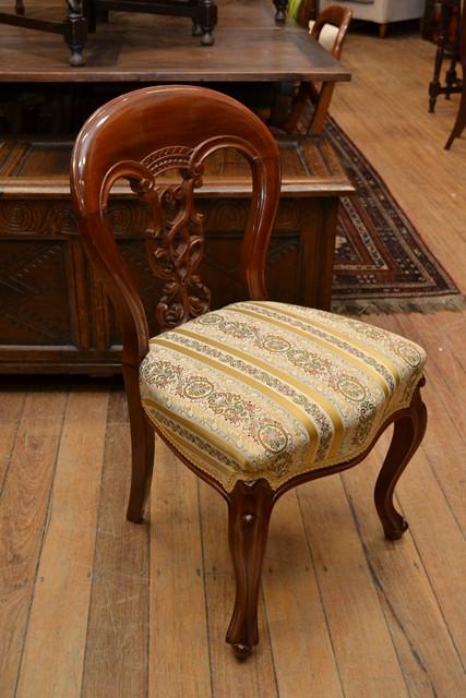 Appraisal: A SET OF SIX QUALITY VICTORIAN STYLE CHAIRS IN MAHOGANY