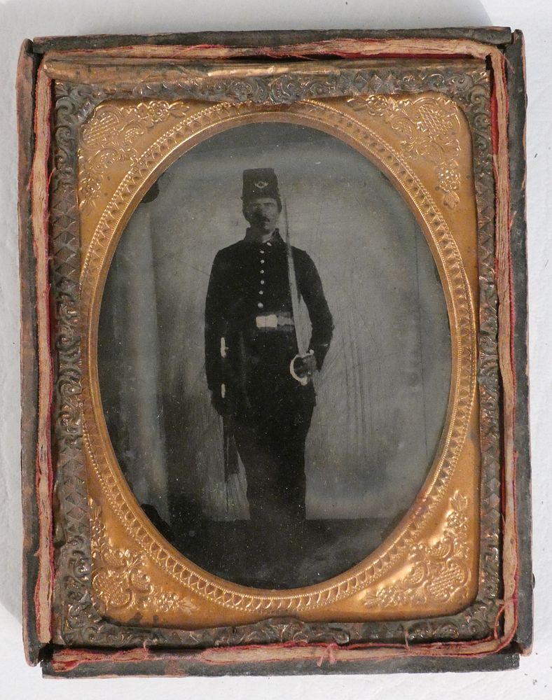 Appraisal: CIVIL WAR AMBROTYPE OF SOLDIER Civil War ambrotype photo of