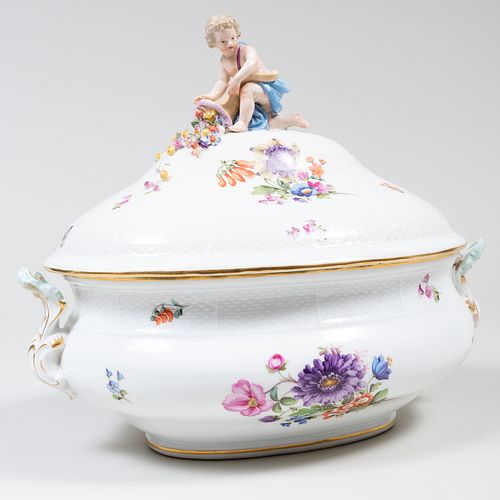 Appraisal: MEISSEN PORCELAIN TUREEN AND COVERBlue crossed sword mark x x