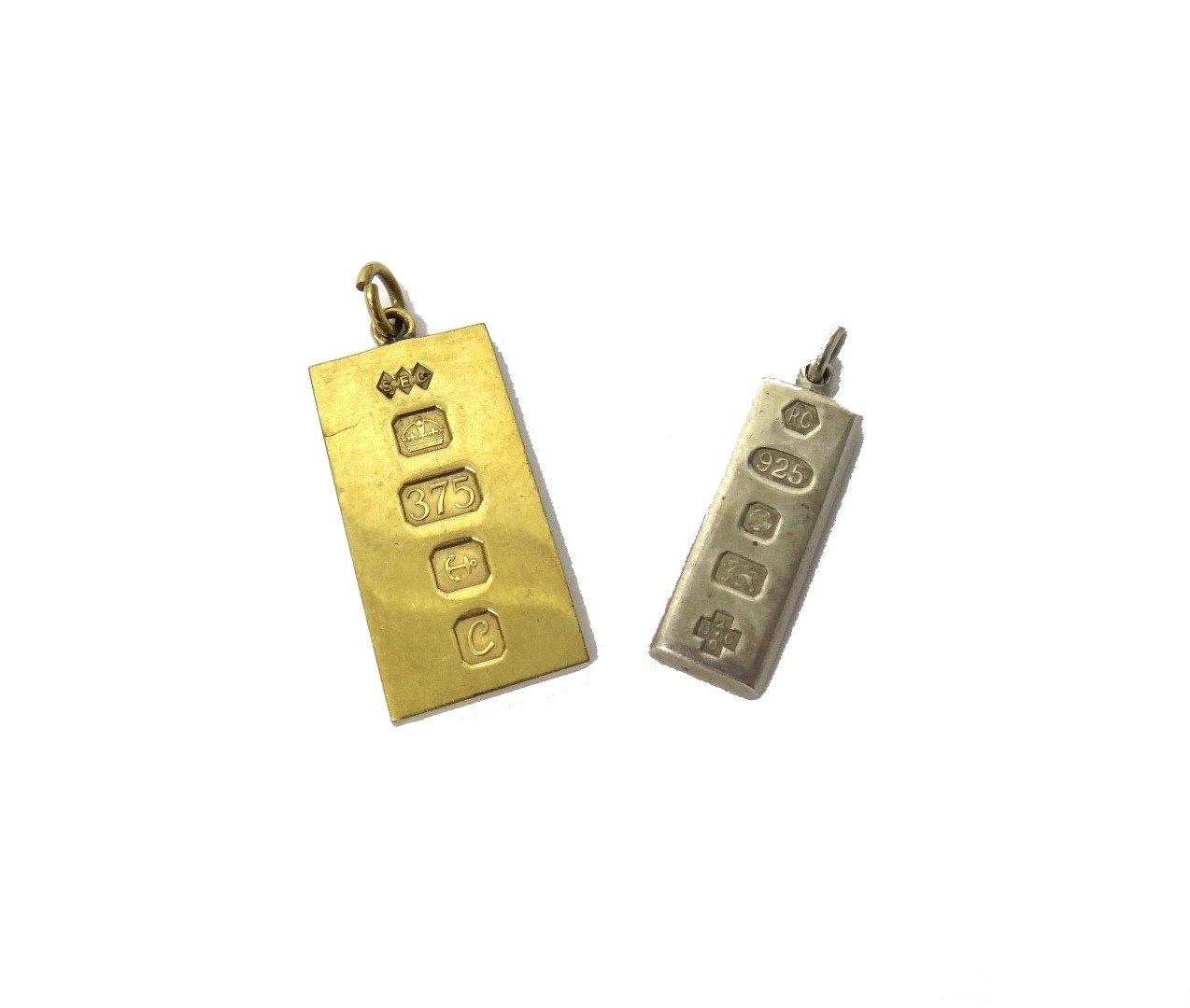 Appraisal: A ct gold rectangular ingot shaped pendant Birmingham weight gms