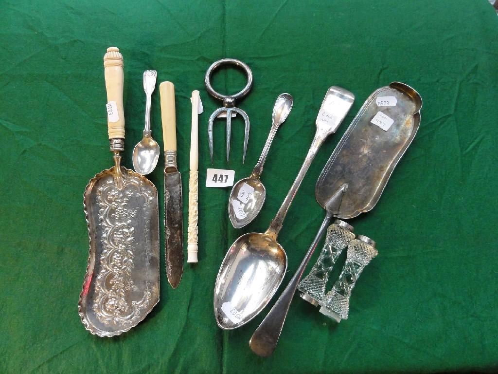 Appraisal: A small quantity of miscellaneous including a silver plated basting