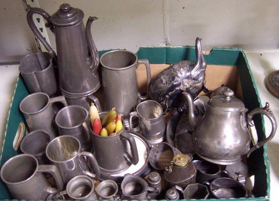 Appraisal: Sundry pewter measures tankards etc