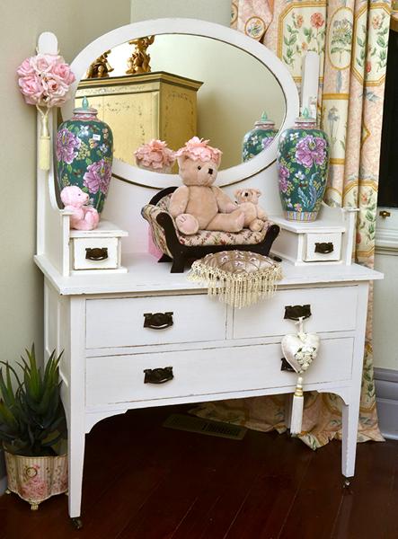 Appraisal: PAINTED PINE DRESSING TABLE